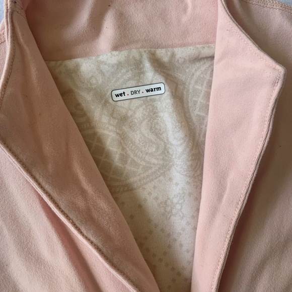 Pale Peach Lululemon Whisper Tank 8 - Picture 2 of 6